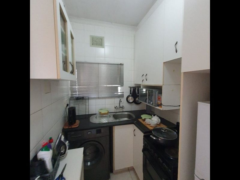 Bachelor apartment with garage for sale - Photo 9