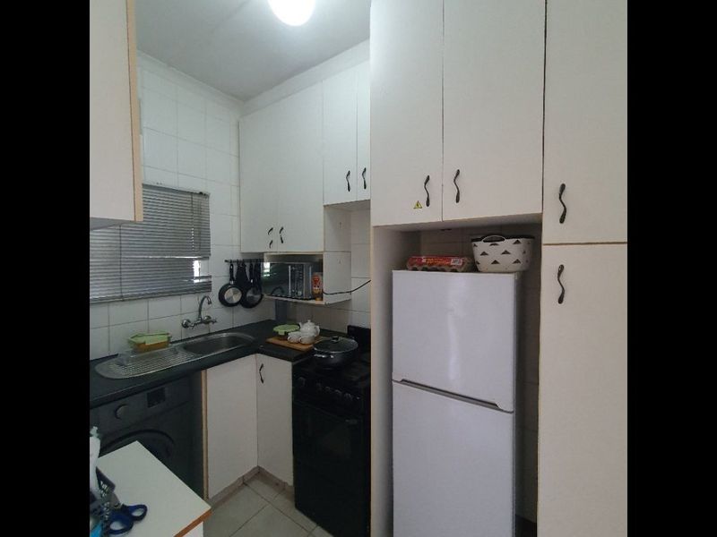 Bachelor apartment with garage for sale - Photo 8