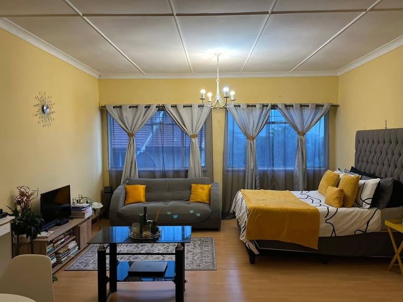 Bachelor apartment with garage for sale - Photo 6