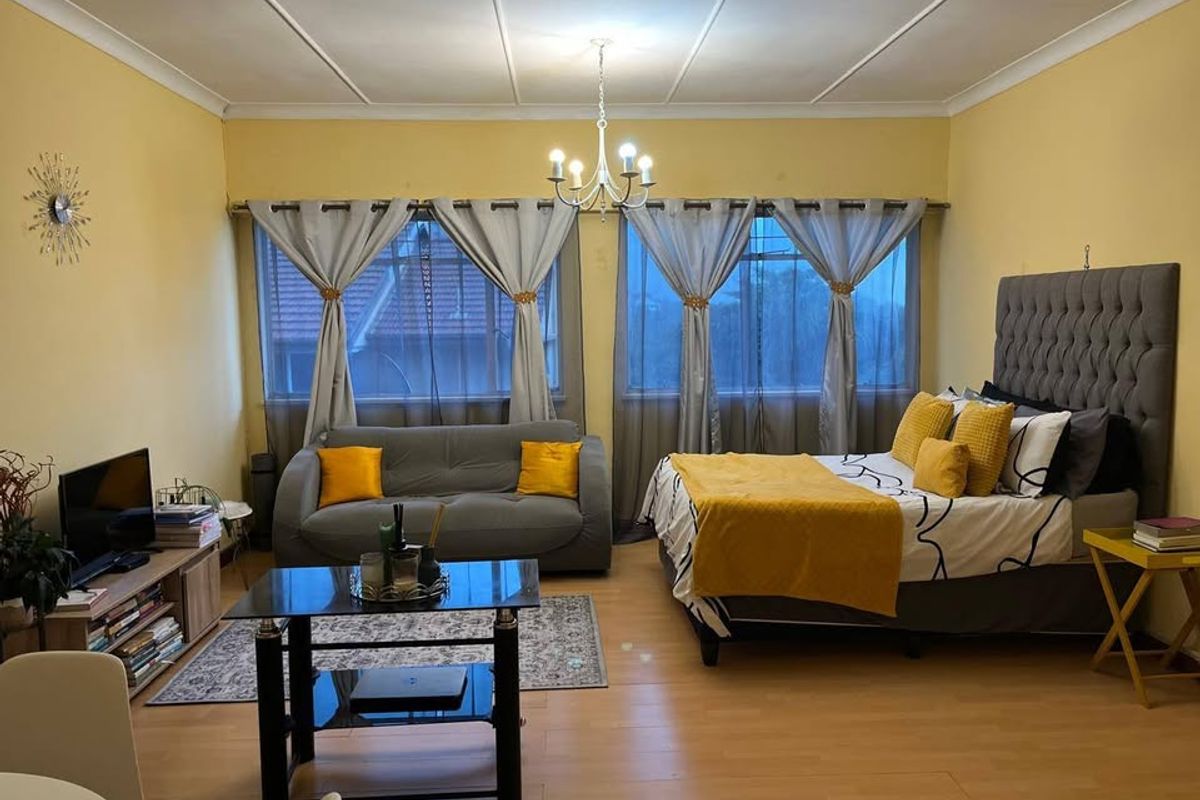 Bachelor apartment with garage for sale - Photo 4