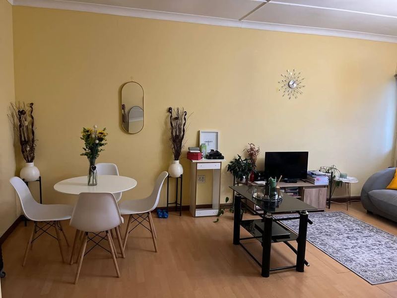 Bachelor apartment with garage for sale - Photo 1