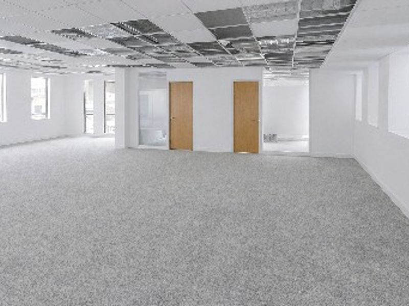 Well-Located 342 sqm Office Space Available To Let - Photo 1