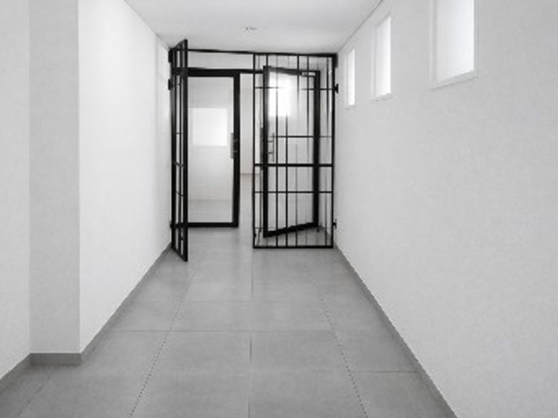 Well-Located 342 sqm Office Space Available To Let - Photo 9