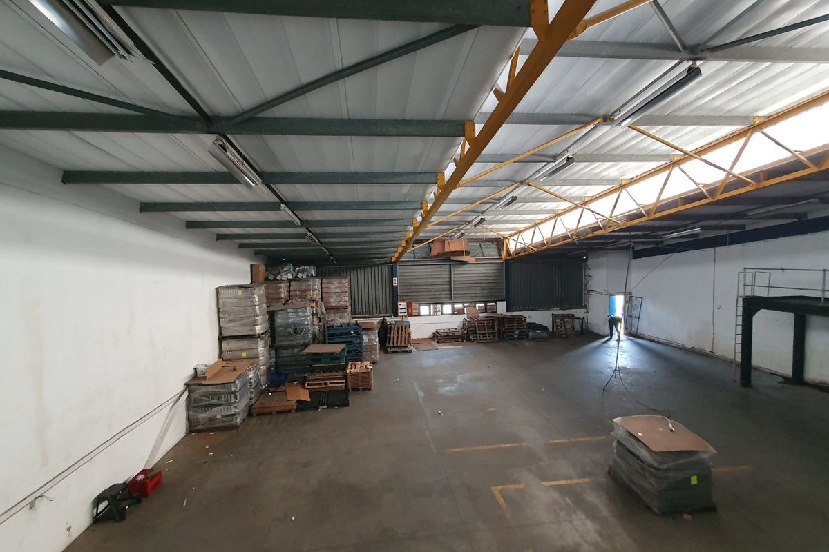 Prime 491m2 Industrial Space for Lease  - Photo 3