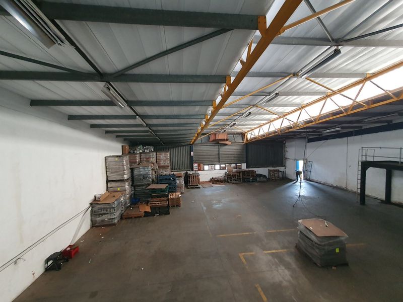 Prime 491m2 Industrial Space for Lease  - Photo 3