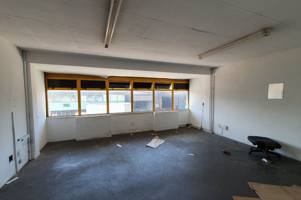 Prime 491m2 Industrial Space for Lease  - Photo 4