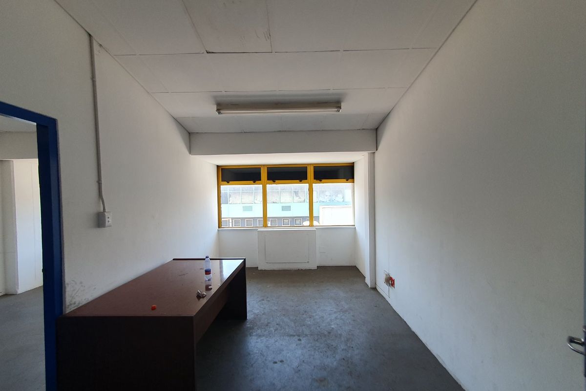 Prime 491m2 Industrial Space for Lease  - Photo 5