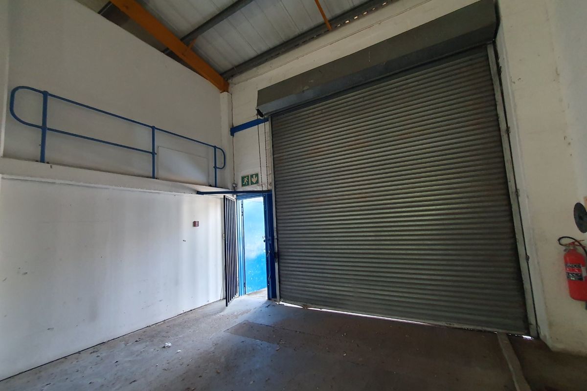 Prime 745m2 Industrial Space for Lease  - Photo 3