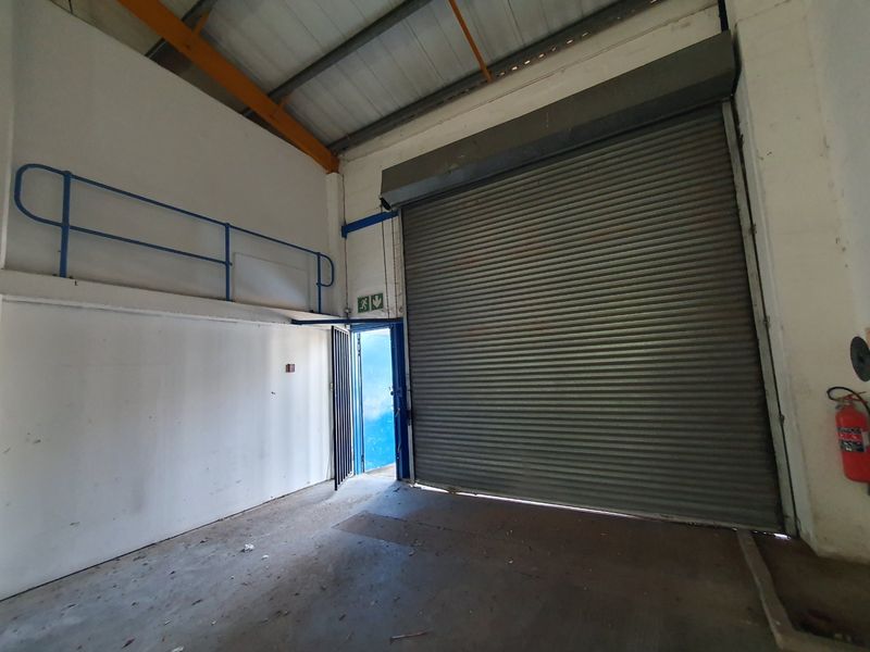 Prime 745m2 Industrial Space for Lease  - Photo 3