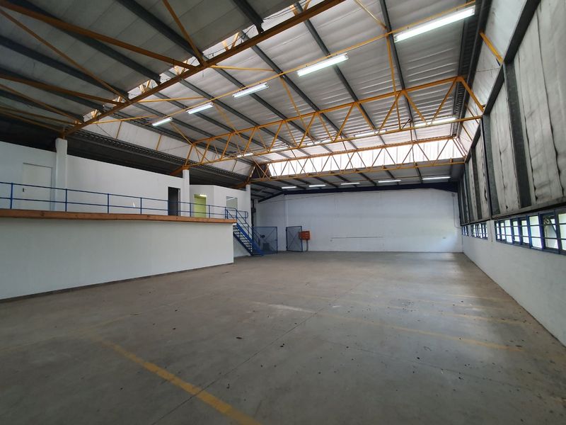 Prime 745m2 Industrial Space for Lease  - Photo 10