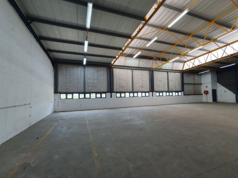 Prime 745m2 Industrial Space for Lease  - Photo 8