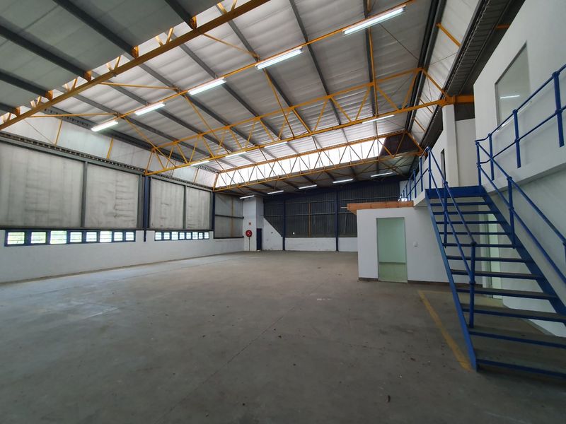 Prime 745m2 Industrial Space for Lease  - Photo 7