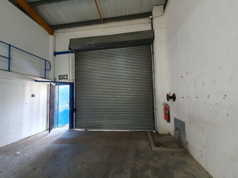 Prime 745m2 Industrial Space for Lease  - Photo 5