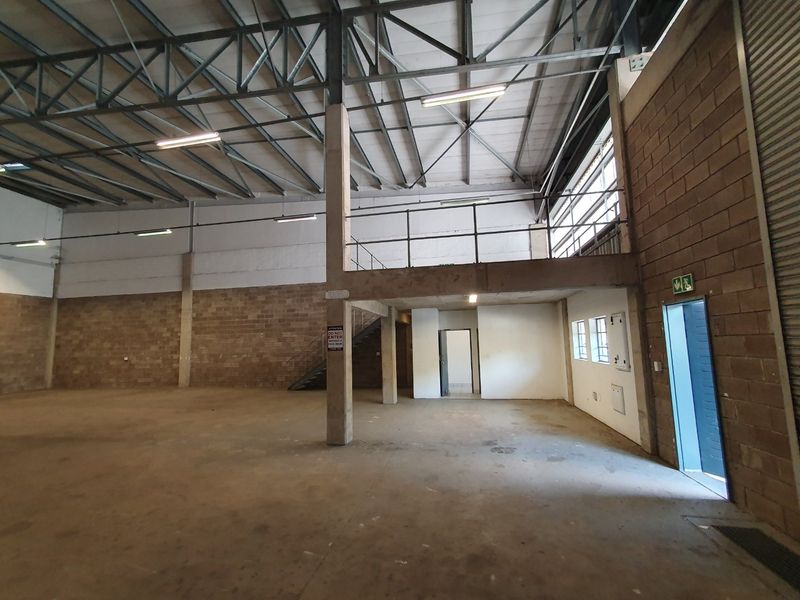 398m2 Double-Volume Warehouse with 250 Amps - Photo 5