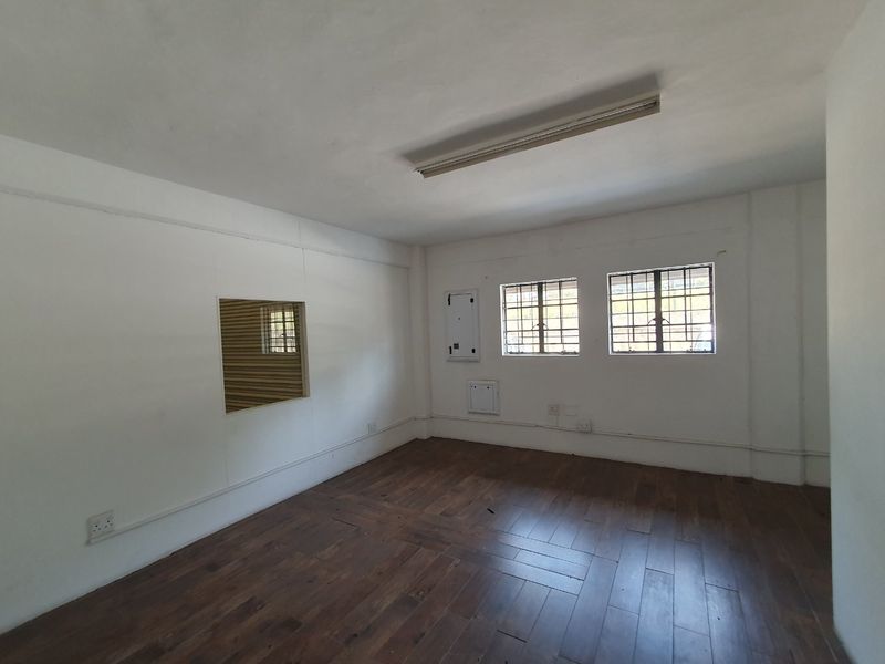 398m2 Double-Volume Warehouse with 250 Amps - Photo 10