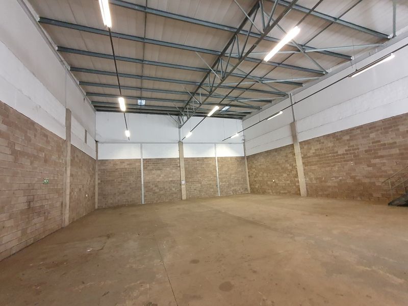 398m2 Double-Volume Warehouse with 250 Amps - Photo 6