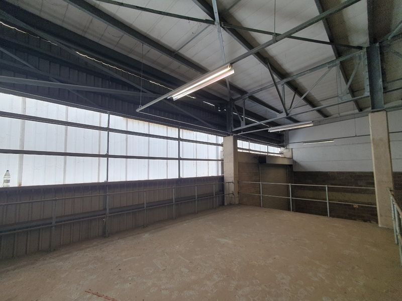 398m2 Double-Volume Warehouse with 250 Amps - Photo 2