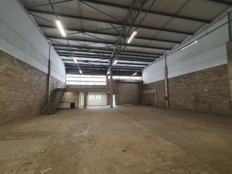 398m2 Double-Volume Warehouse with 250 Amps - Photo 3