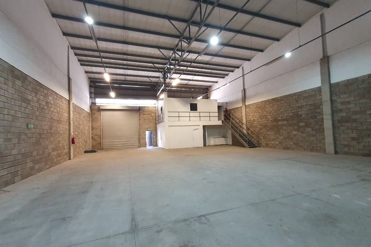 431m2 Double-Volume Warehouse with 250 Amps  - Photo 5