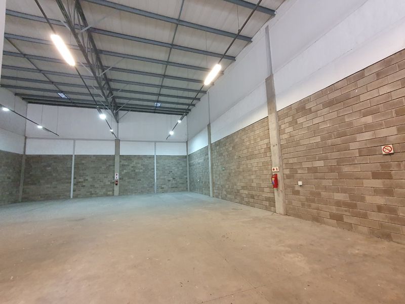 431m2 Double-Volume Warehouse with 250 Amps  - Photo 7