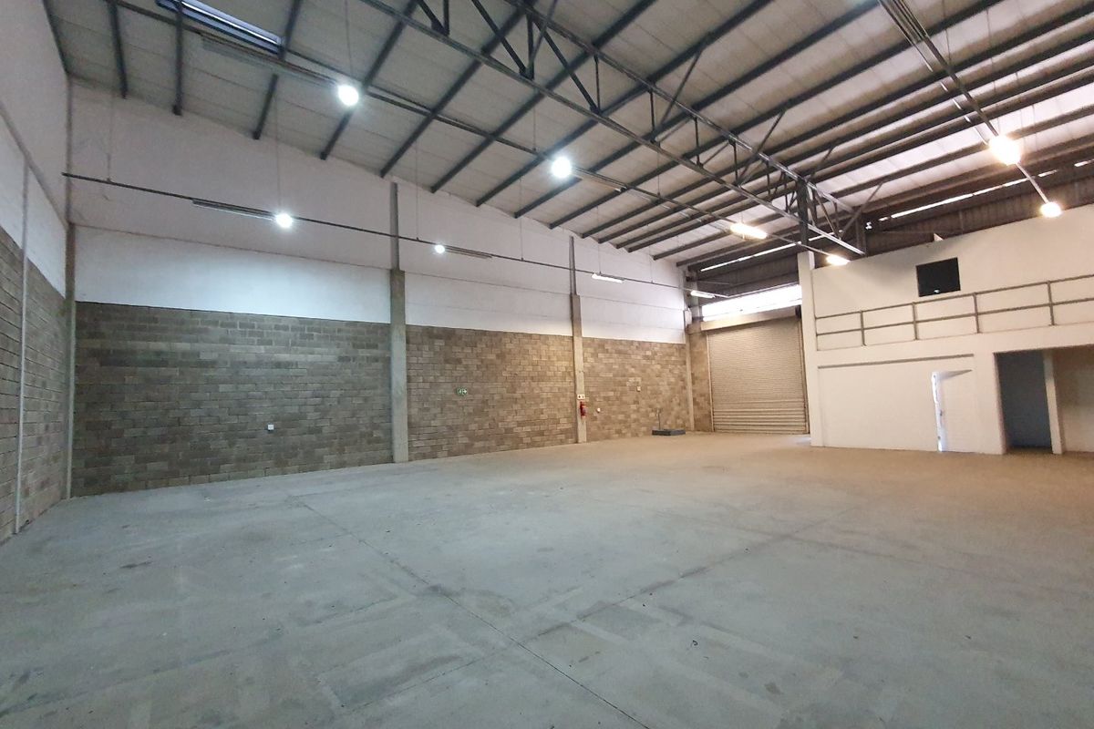 431m2 Double-Volume Warehouse with 250 Amps  - Photo 4