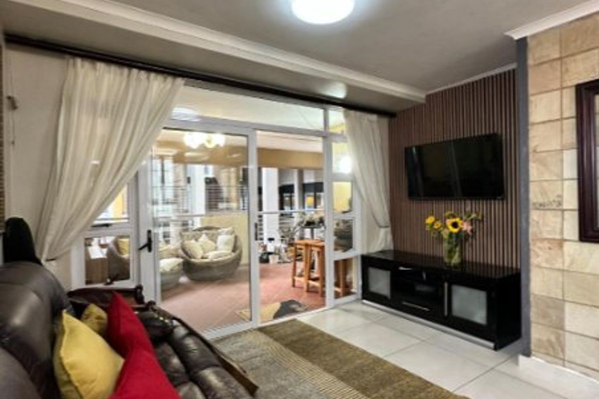 Prime Gateway Mall Location – Stylish 2-Bedroom Apartment - Photo 5