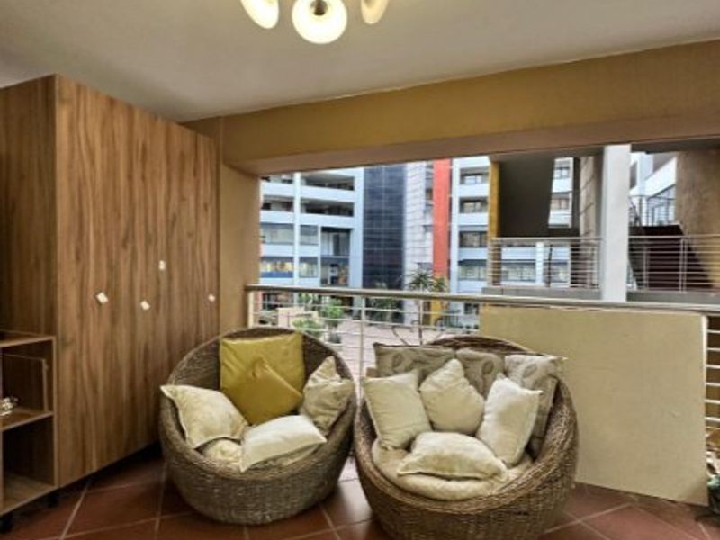 Prime Gateway Mall Location – Stylish 2-Bedroom Apartment - Photo 10