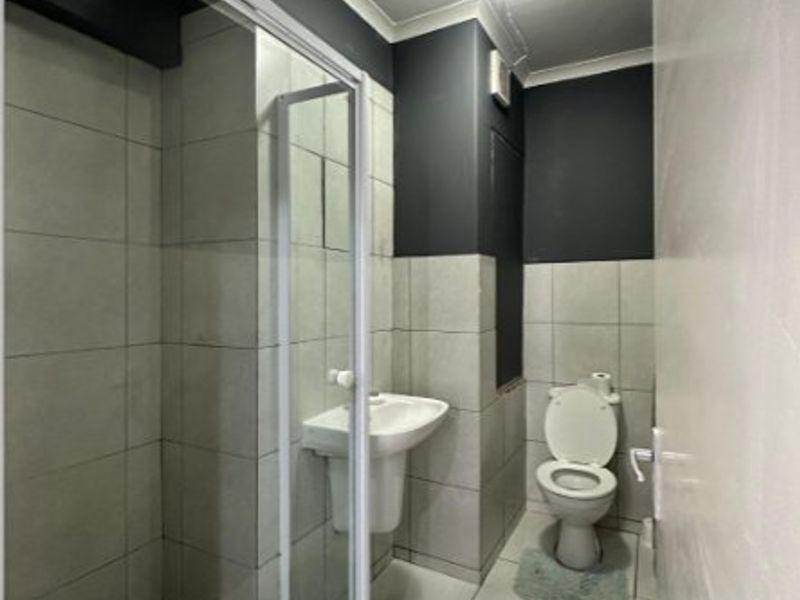 Prime Gateway Mall Location – Stylish 2-Bedroom Apartment - Photo 8