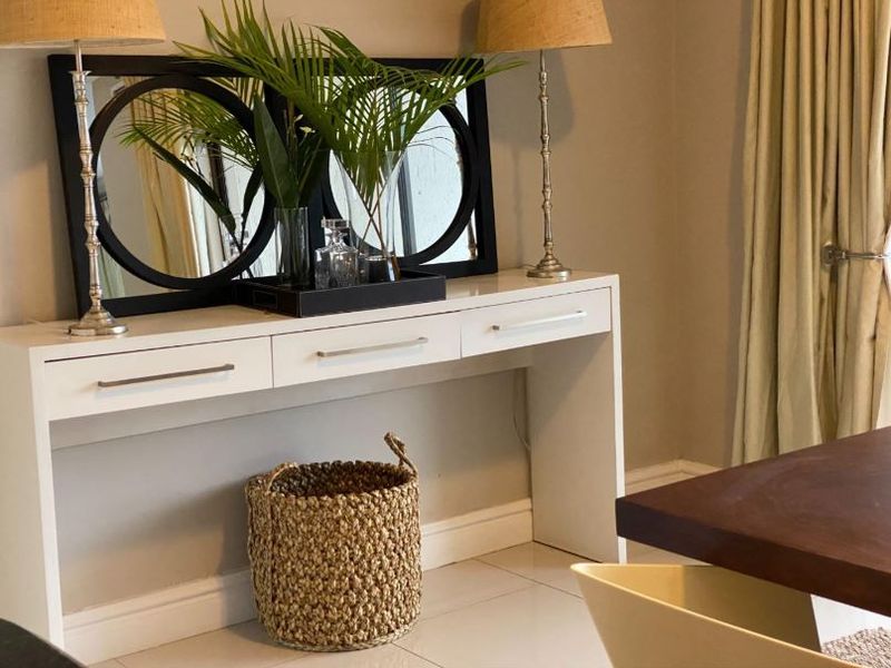 Luxurious La Lucia Ridge family haven for rent - Photo 5