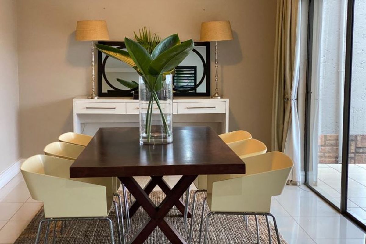 Luxurious La Lucia Ridge family haven for rent - Photo 4