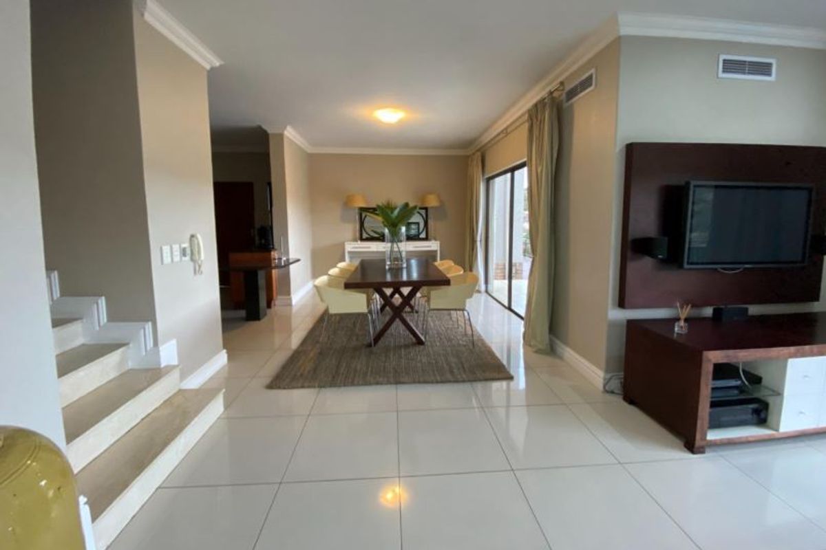 Luxurious La Lucia Ridge family haven for rent - Photo 2