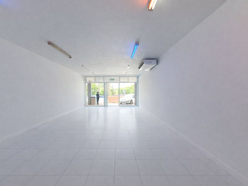 Prime Retail Space To Let in Durban North - Photo 2