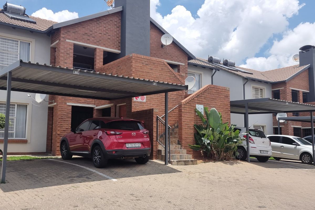 3 Bedroom Ground Floor unit - Photo 2