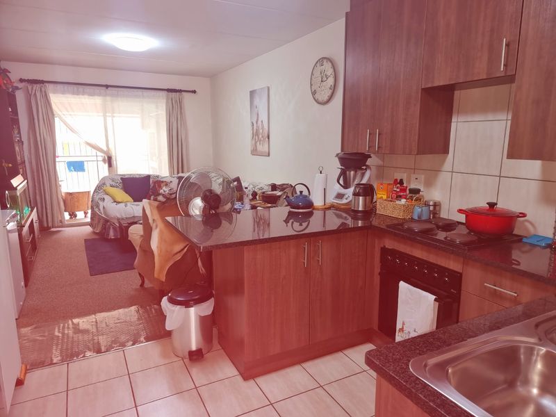 3 Bedroom Ground Floor unit - Photo 3