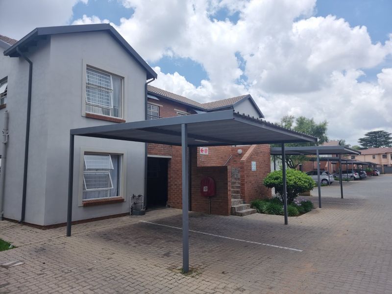 3 Bedroom Ground Floor unit - Photo 1