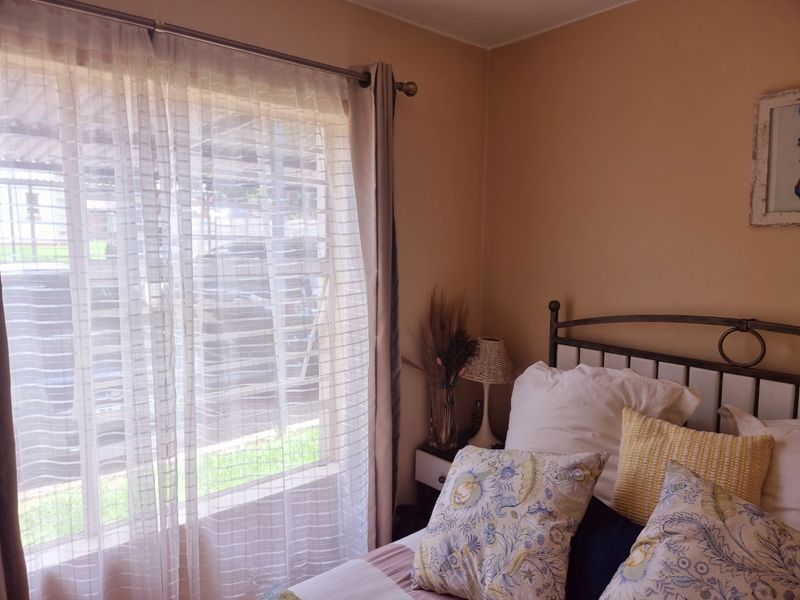 3 Bedroom Ground Floor unit - Photo 9