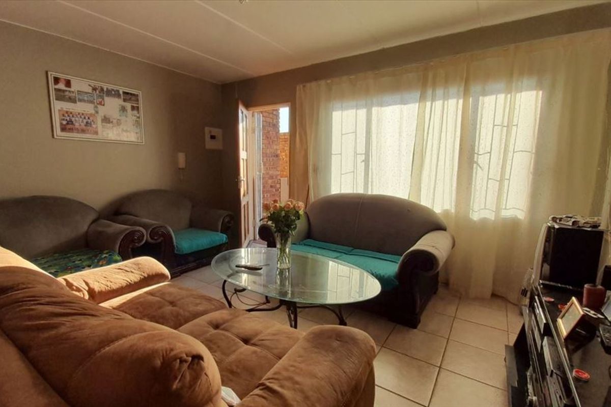 Charming Family Home with Great Potential - Photo 2