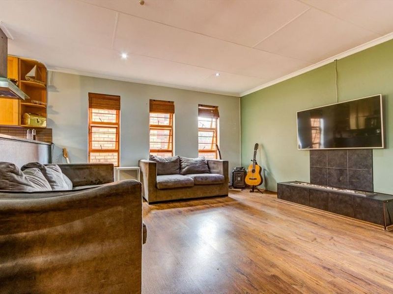 Elegant Family Home with Modern Comforts - Photo 2