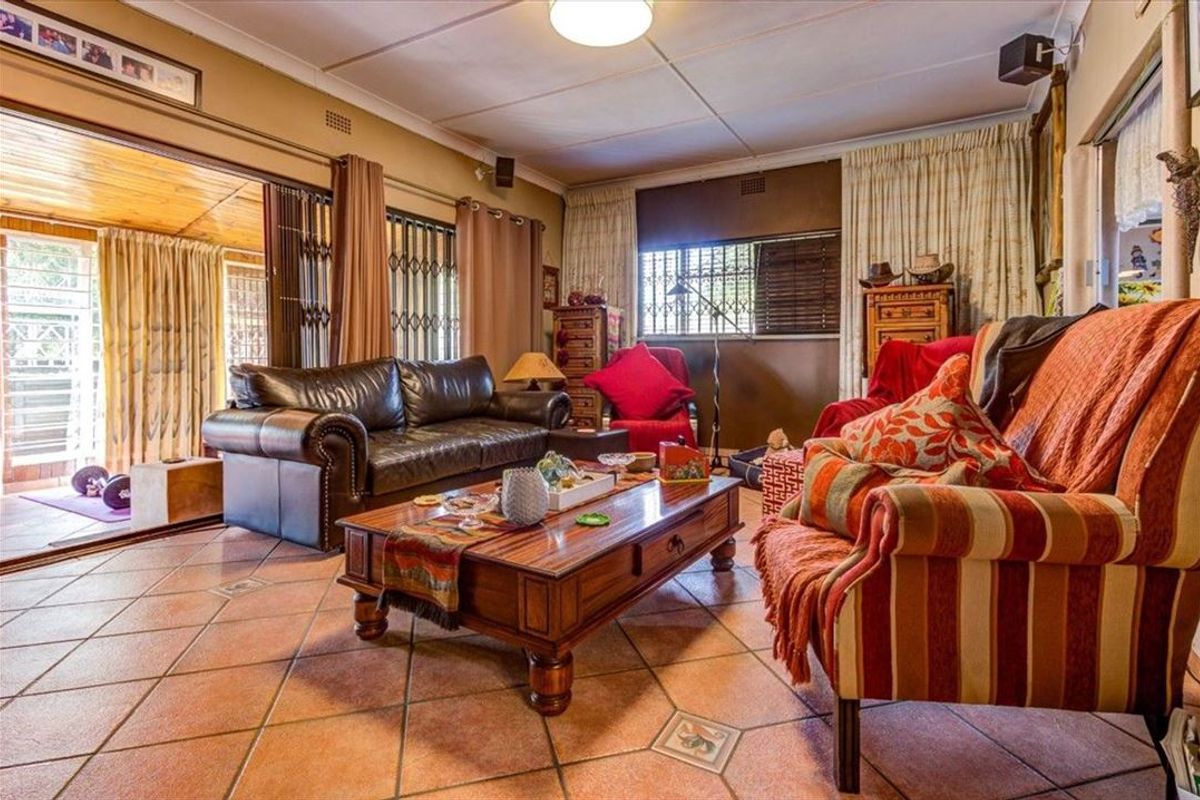 Spacious Home with Granny Flat and Entertainment Features - Photo 2