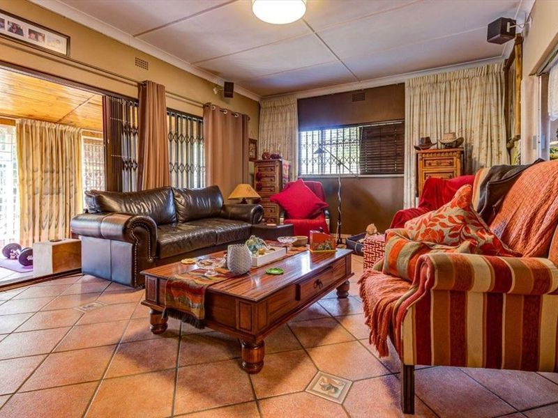 Spacious Home with Granny Flat and Entertainment Features - Photo 2