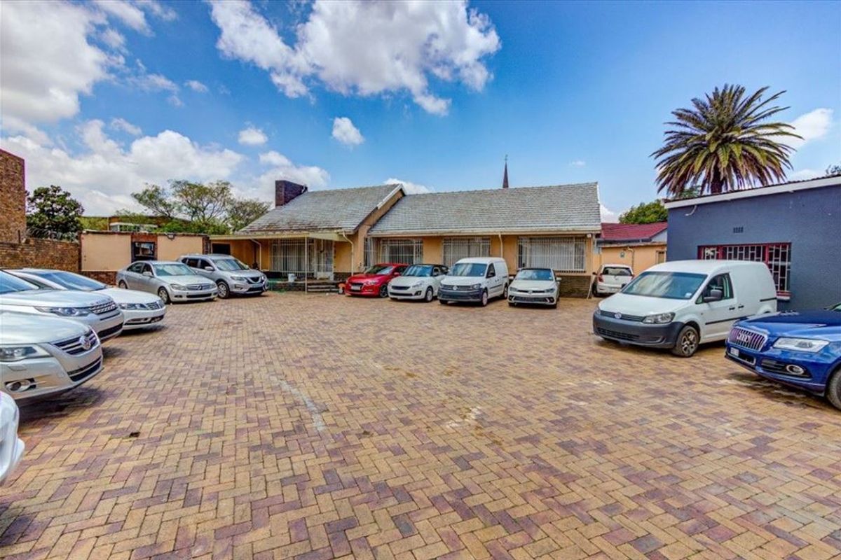 Zoned Business 3 Property with Exceptional Space and Versatility - Photo 3