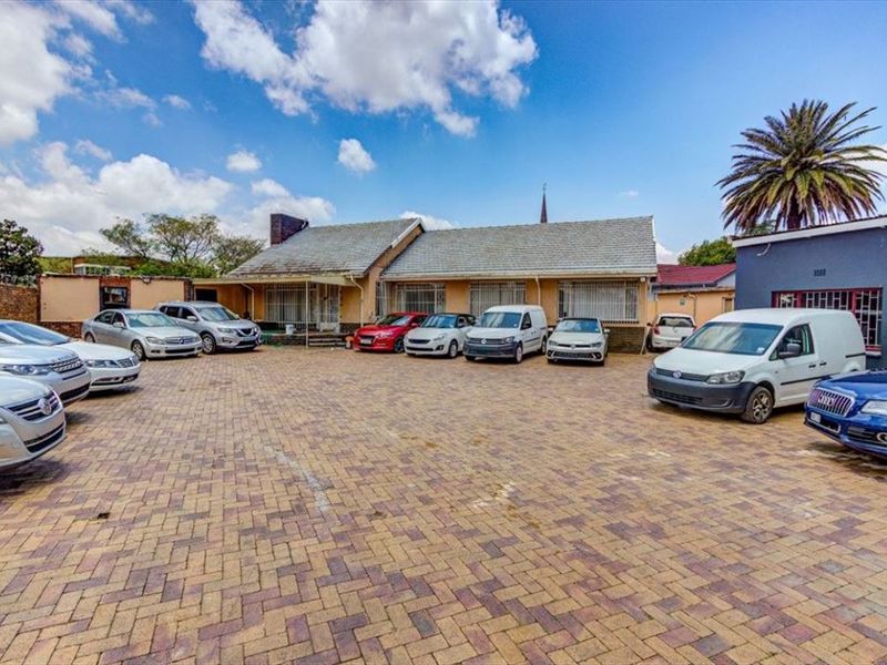 Zoned Business 3 Property with Exceptional Space and Versatility - Photo 3