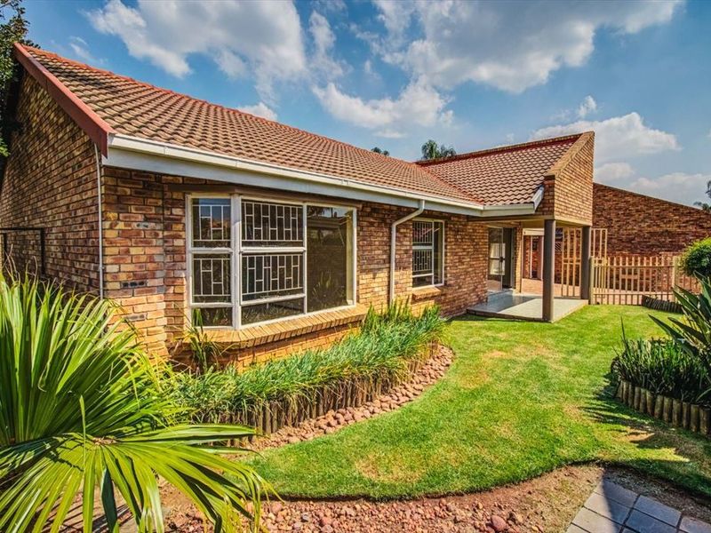 2 Bed Town house in Glen Marais for Sale - Photo 3