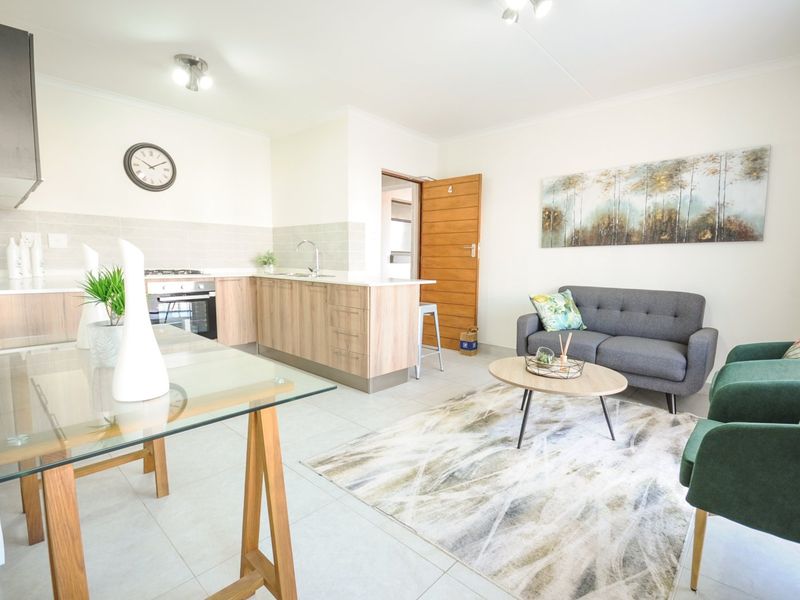 1 Bedroom, 1 Bathroom Apartment for sale in Fish Eagle View, Modderfontein! - Photo 4