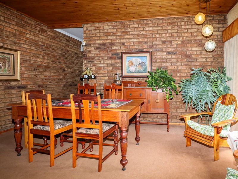 Spacious Home with Unique Layout & Solar Backup - Photo 4