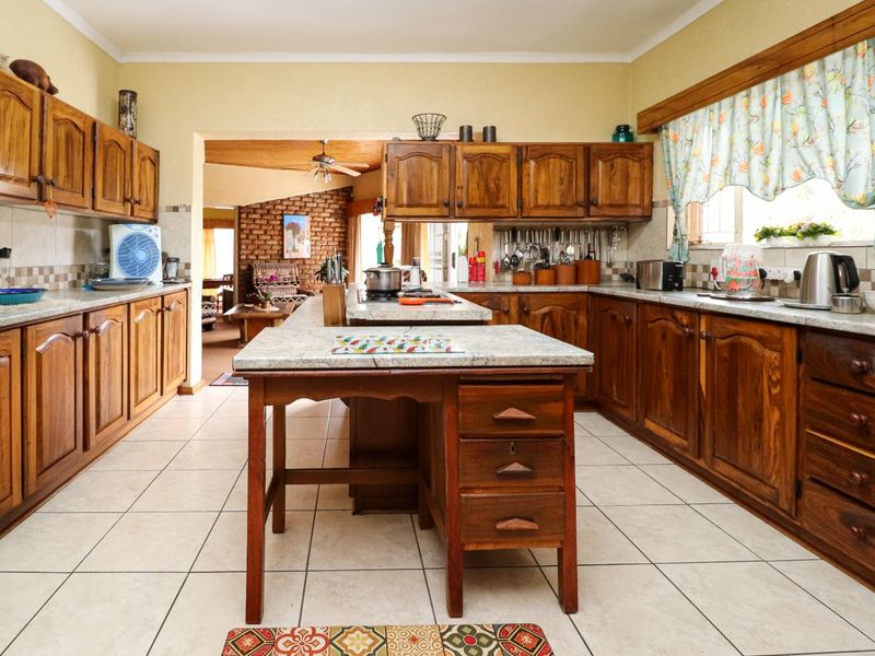 Spacious Home with Unique Layout & Solar Backup - Photo 10