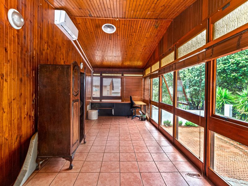 3 Bedroom House with Two Flatlets and Extras - Photo 8