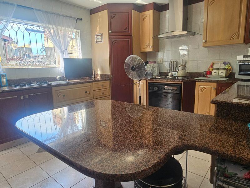 Ground Floor Maisonette | Clare Estate - Photo 10