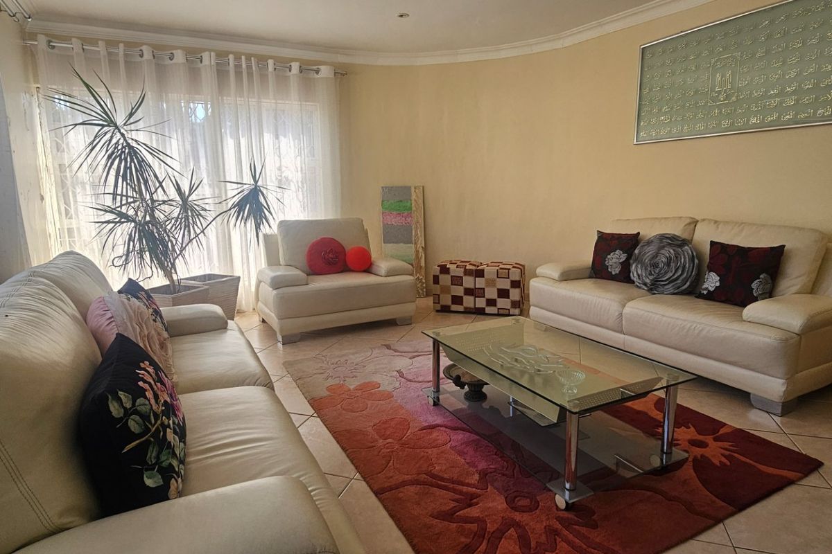 Ground Floor Maisonette | Clare Estate - Photo 3