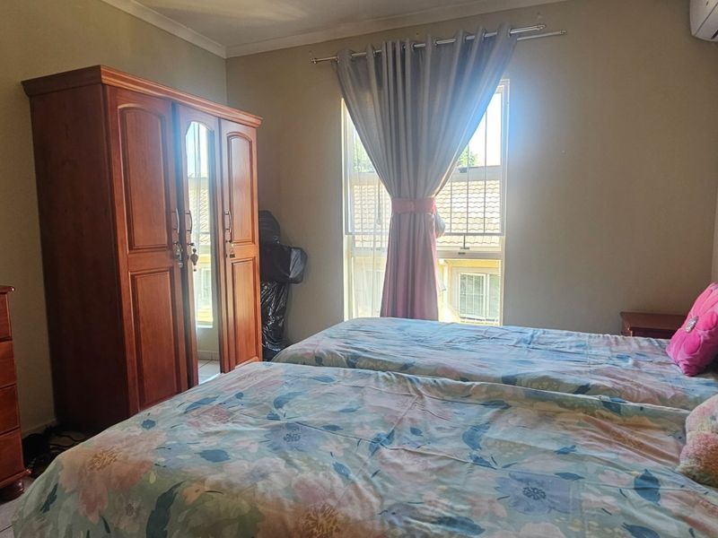 Upstairs Maisonette | Clare Estate - Photo 7